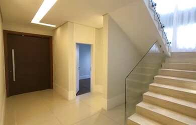 Imagem 5: Casa de condomínio para aluguel tem 400 metros quadrados com 4 quartos