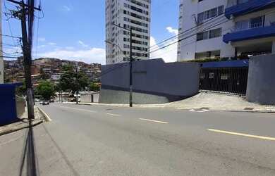 Imagem 3: 2/4 Com Armários, Dependência e Garagem no Acupe de Brotas