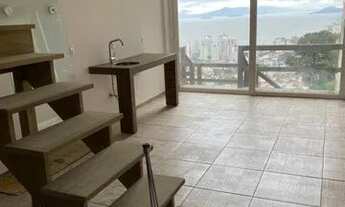 Imagem 2: Sobrado triplex com vista mar no bairro agronômica em florianópolis