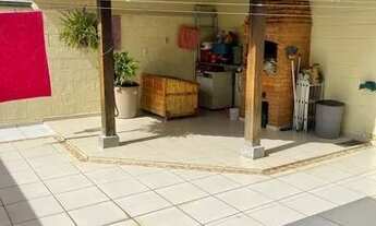 Imagem 2: Ótima Casa em Condomínio com 3 Dormitórios, sendo 1 Suíte, Espaço Amplo!