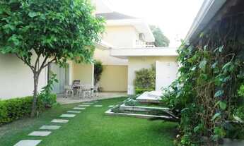 Imagem: Casa de 463m² de área construída e 544m²