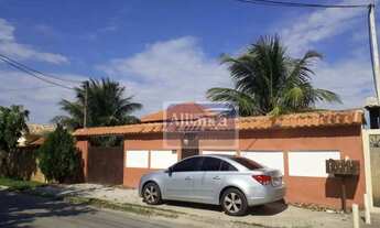 Imagem 3: Casa com piscina, churrasqueira, 3 dormitórios, 1 suíte e 8 vagas de garagem à venda, 160
