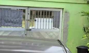 Imagem 2: Casa Linear Frente de Rua e Totalmente Independente 4 Quartos e Garagem Próx. Prefeitura