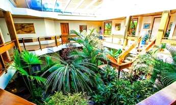 Imagem 3: Aluguel de Temporada e Venda! Mansão deslumbrante inspirada na riviera francesa, na quadra