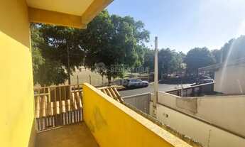 Imagem 2: Apartamento no São Francisco de 3 dormitórios com armários sendo 01 tipo apartamento