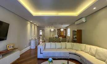 Imagem 3: Apartamento reformado com varanda e lazer a duas quadras da Praia das Pitangueiras, Guaruj