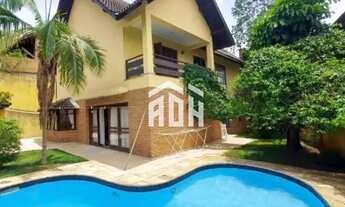 Imagem 2: Elegância e Conforto no Alpha 9 Casa com 4 Suítes, Piscina e Espaço Gourmet