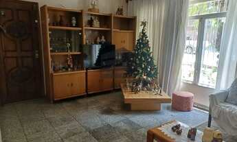 Imagem: Casa para venda com 9 vagas e 4 quartos