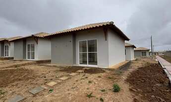 Imagem 6: Casa solta dos 2 lados em condomínio clube