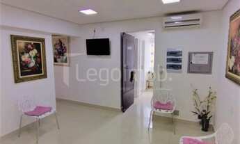 Imagem 5: Sala dividida em 6 consultórios, piso de porcelanato