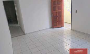 Imagem 2: Casa térrea com 02 dormitórios, garagem coberta e quintal com churrasqueira