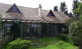 Imagem 6: Casa de condomínio para venda tem 221 metros quadrados com 3 quartos