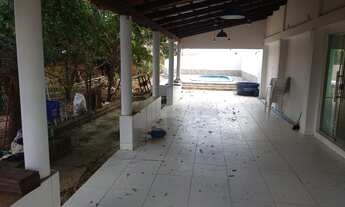 Imagem 6: Vendo casa com piscina