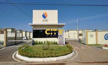 Imagem 1: Casa térrea e individual com 2 quartos no piso porcelanato com quintal