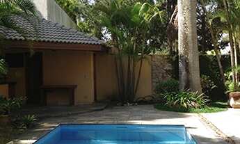 Imagem 3: Casa 450m2 com 4 Suítes e Piscina e Churrasqueira com Jardim em Alphaville- Barueri- SP