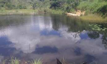 Imagem 4: FAZENDINHAS frente cercada e porteira