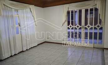 Imagem 6: A Unisol Imóveis aluga casa com três dormitórios sendo uma suíte e garagem para quatro car