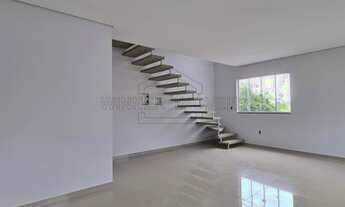 Imagem 3: Sobrado com 2 Suítes em Amplo Terreno de Esquina