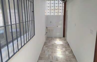 Imagem 7: CASA EM SOLEMAR PRAIA GRANDE A 400M DO MAR E TOTALMENTE REFORMADA 3 DORMITÓRIOS SENDO 1