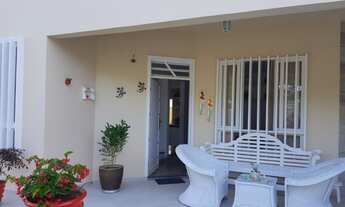 Imagem 2: Casa em Vilas do Atlântico, alameda fechada, 5/4, 3 vagas, 330m²