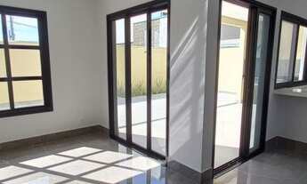 Imagem 5: Casa de condomínio sobrado para venda tem 235 metros quadrados com 4 quartos