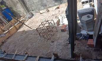 Imagem 3: Terreno com um cômodo com banheiro