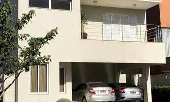 Imagem 2: Condomínio Alphaville II sobrado com 372 m² com 4 Suites Mobiliado com planejados