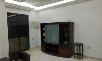 Imagem 4: A MEIA QUADRA DA PRAIA!!! Excelente Apartamento reformado, sacada na suíte, ACEITA PERMUTA