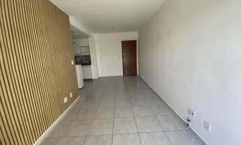 Imagem 3: VENDE APTO 2 QTS COM VARANDA E GARAGEM IMPECÁVEL PRÓXIMO AO CENTRO