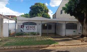 Imagem: Casa térrea de Laje poucos metros do Shopping