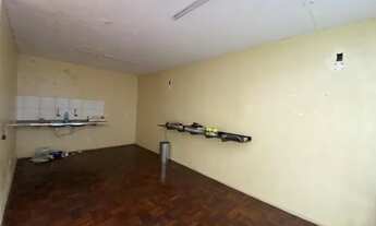 Imagem 5: Casa comercial na Frente da entrada principal do Terminal do Papicu