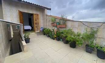 Imagem 2: Sobrado no Taboão da Serra para aluguel possui 81 metros quadrados com 2 quartos