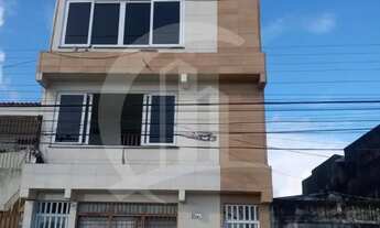 Imagem: CASA DE 3 ANDARES À VENDA NA RUA ALAGOAS