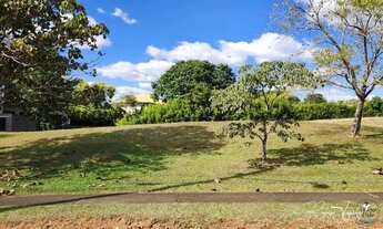 Imagem 2: Terreno no Aldeia do Vale 1.252 m² plano, pronto para construir e próximo à portaria