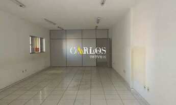 Imagem 12: Galpão em frente ao Ceasa com pátio e docas