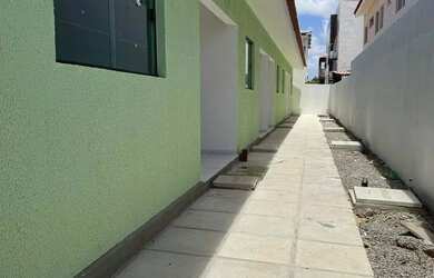 Imagem: Casa à venda em rua pública, PAU AMARELO