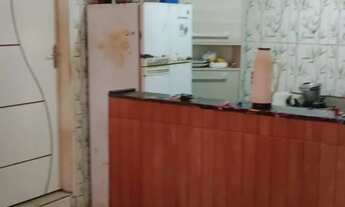 Imagem 2: Casa no IAPI Casa com 2 dormitórios