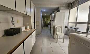 Imagem 7: Localizado no coração da cidade, este apartamento oferece uma vida de conforto e conveniên