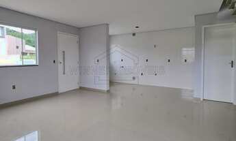 Imagem 4: Sobrado com 2 Suítes em Amplo Terreno de Esquina