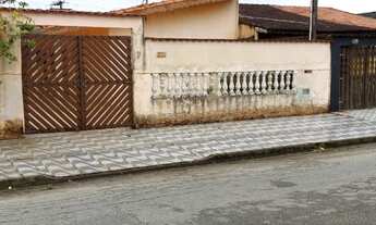 Imagem: Casas lote inteiro em Mongaguá 2 dormitórios