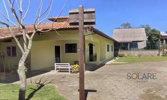 Imagem 2: Casa de 3 dormitórios (1 suíte) - 3 vagas de garagem à venda no Campeche