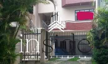 Imagem: Sobrado para venda tem 240 metros quadrados