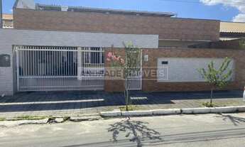 Imagem: Casa Grande No Bairro São João Averbada