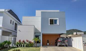 Imagem: CAMBORIú - Casa de Condomínio - Santa