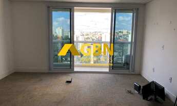 Imagem 2: Sala comercial ampla com sacada em andar alto