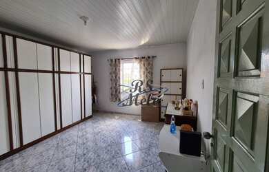 Imagem 6: 300m² de terreno (10 x 30) e 350m² de construção. 5 casas e 1 salão pequeno