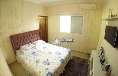 Imagem 2: Sobrado de 4 dormitórios, sendo 3 suítes, no Balneário Florida, em Praia Grande