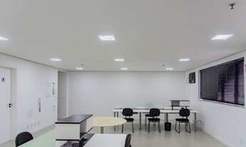 Imagem 1: Aluga-se ou Vende-se escritório no Campo Belo recém reformado com mobília