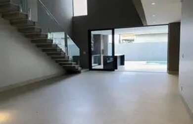 Imagem 4: Belíssimo Sobrado de 290m2 com 4 suítes no Portal do Sol Green