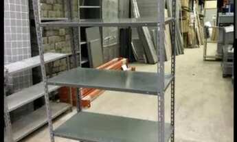 Imagem 3: Estante de Ferro